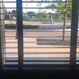 Meet your Posher, Lara